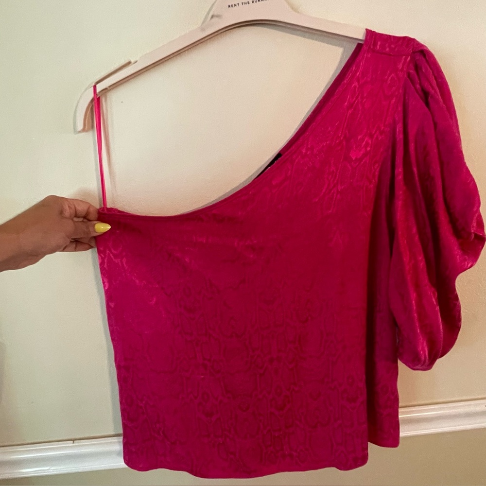 Stunning magenta one shoulder blouse size medium.